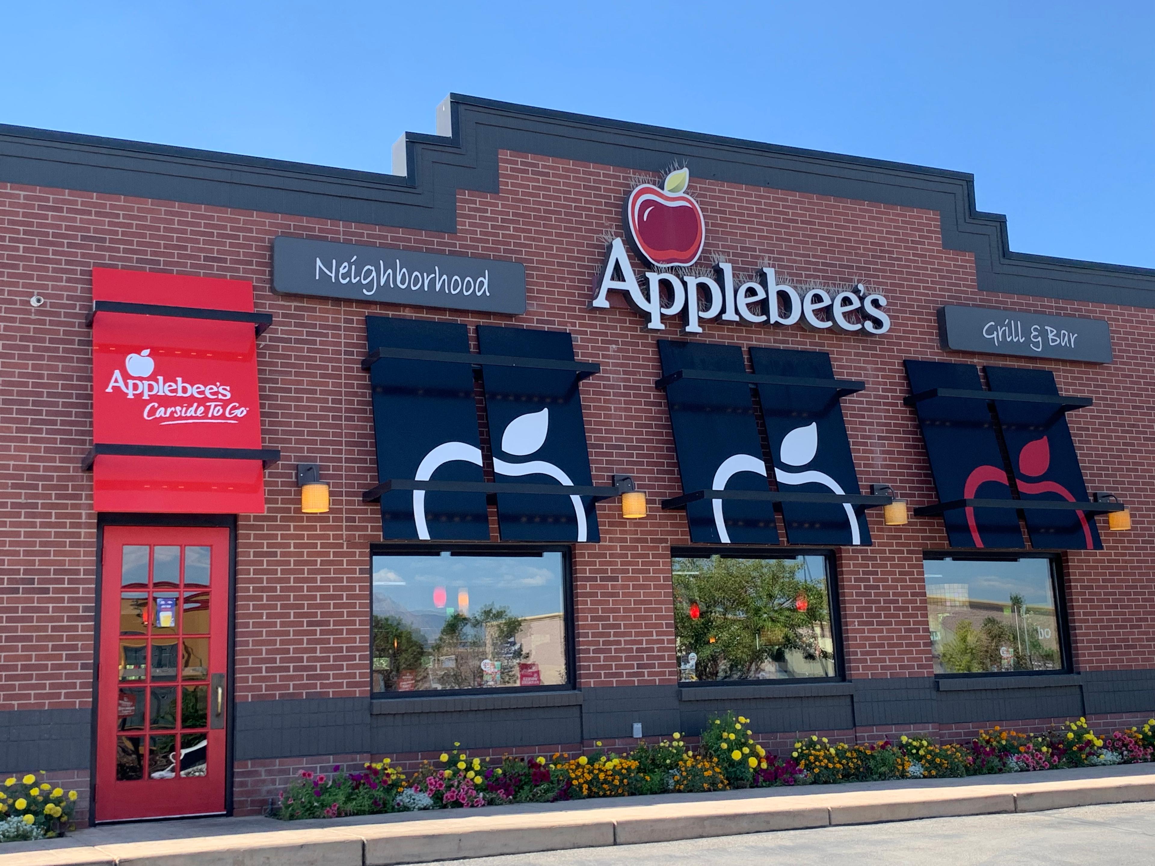 https://d3n2401vhvcfv5.cloudfront.net/_images/company/Apple Bees/1734025711438-1APPB Exterior.jpeg