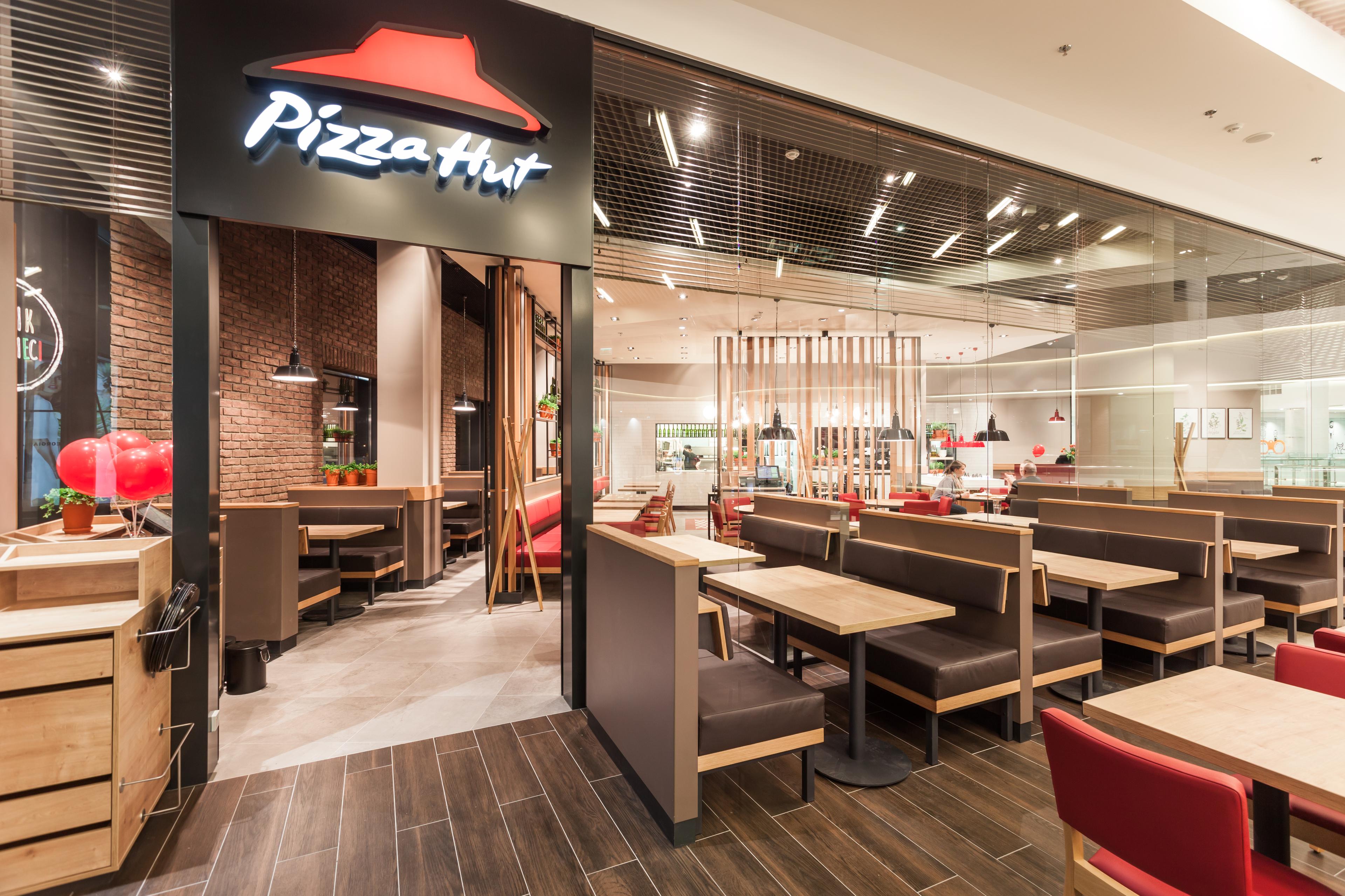 https://d3n2401vhvcfv5.cloudfront.net/_images/company/pizza hut/1738692082207-PH_DineIn.jpg