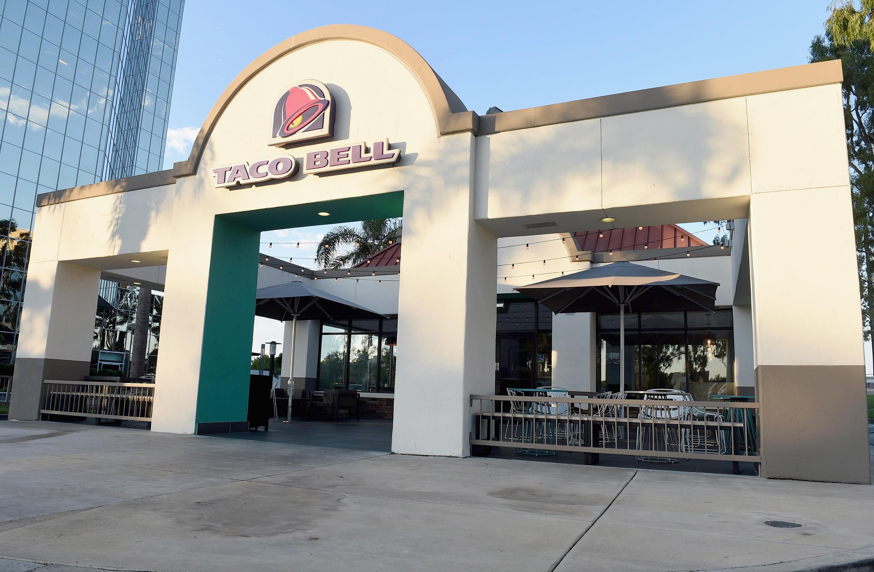 https://d3n2401vhvcfv5.cloudfront.net/_images/company/taco_bell/store-front-2.jpeg
