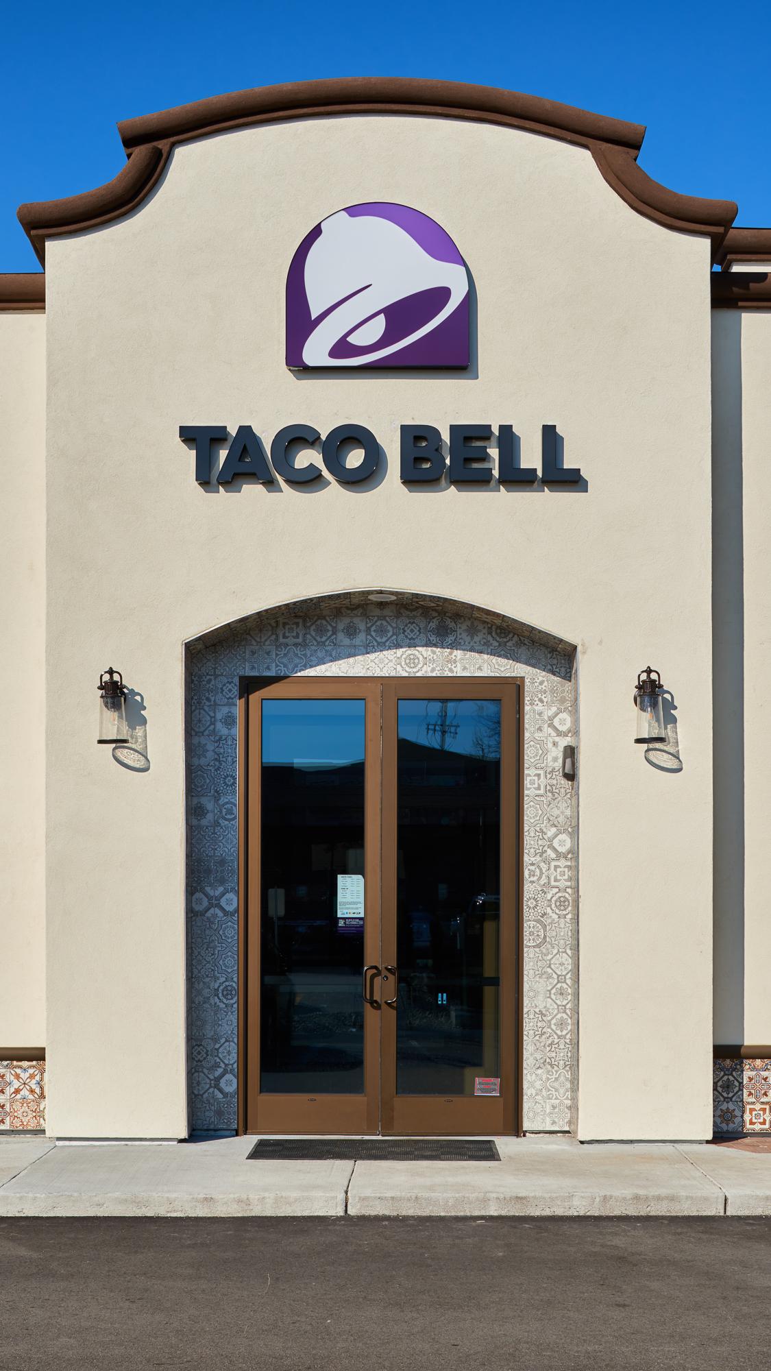 https://d3n2401vhvcfv5.cloudfront.net/_images/company/taco_bell/store-front-3.jpg