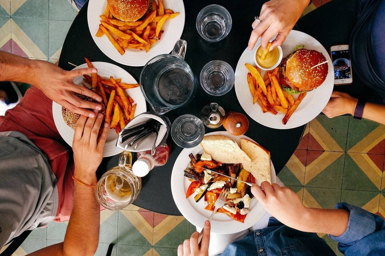 Average restaurant food cost percentage decides profit of restaurants.