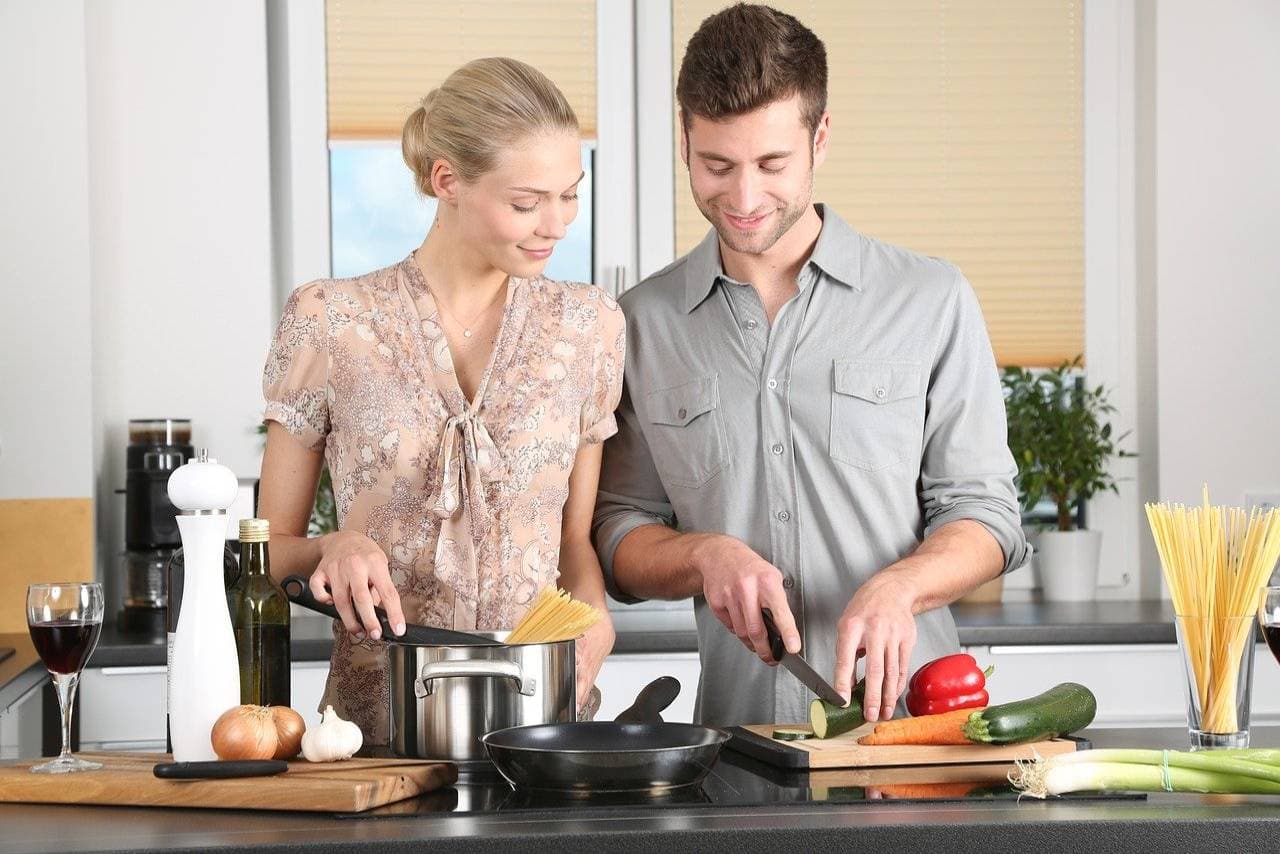 the-best-kitchen-thermometer-for-your-needs-1648687239-2519.png