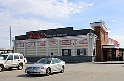 https://d3n2401vhvcfv5.cloudfront.net/_images/company/Portillo's/1733963929288-Portillo's_-_Davenport,_Iowa.jpg