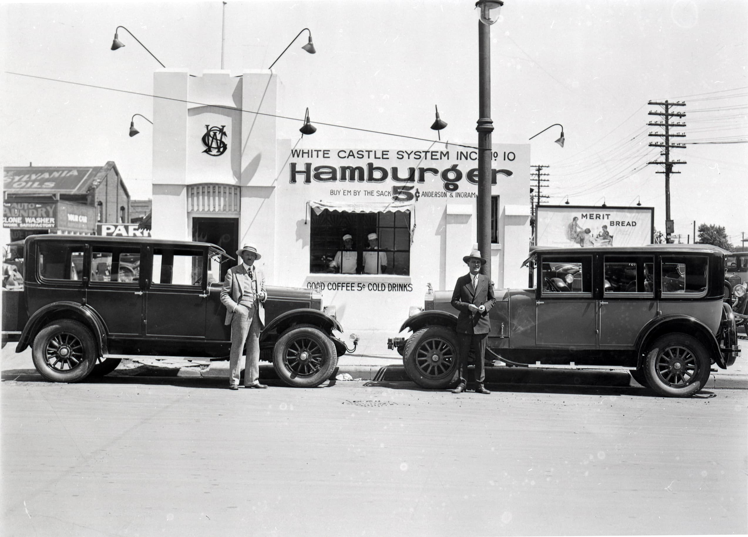 https://d3n2401vhvcfv5.cloudfront.net/_images/company/White Castle/1736358087813-White-Castle_Billy-Ingram-and-Walt-Anderson-Wichita-Castle.jpg