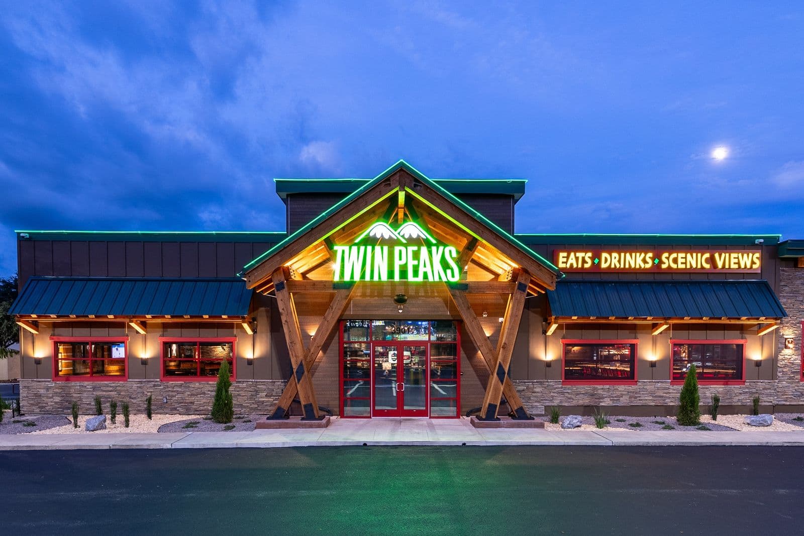 https://d3n2401vhvcfv5.cloudfront.net/_images/company/twin peaks/1743542225767-Twin-Peaks-Continues-Midwest-Expansion-with-New-Chicago-Area-Lodge.jpg